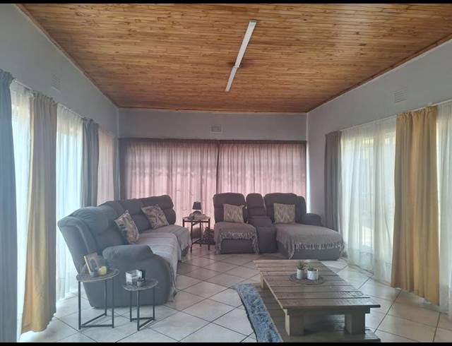 3 BEDROOM PROPERTY TO RENT IN RAND COLLERIES